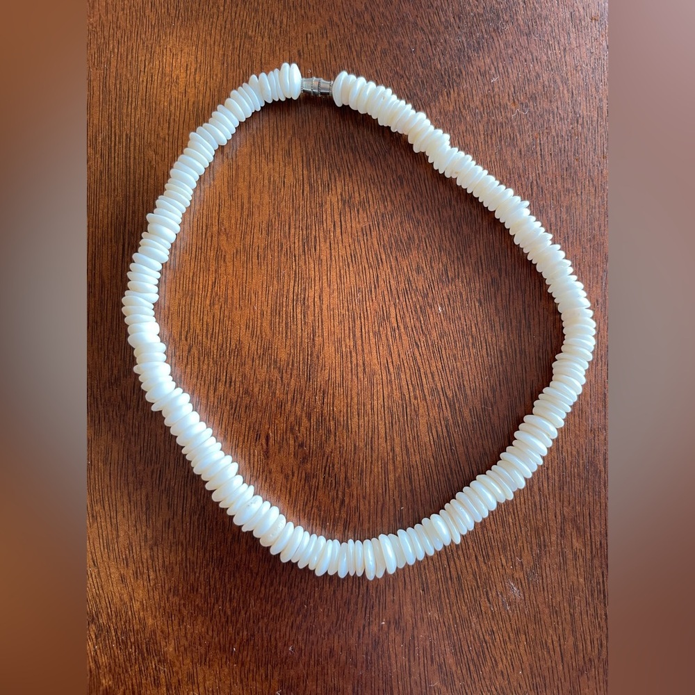 Vintage White Shell Heishi Necklace Chunky Disc Bead Strand 16โ Barrel Clasp